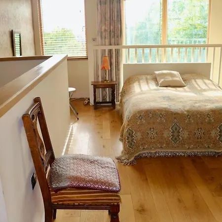 Stylish 1 Bedroom Flat In The Heart Of St Andrew's דירה בריסטול